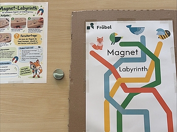Ein Magnet-Labyrinth als Mitmach-Station